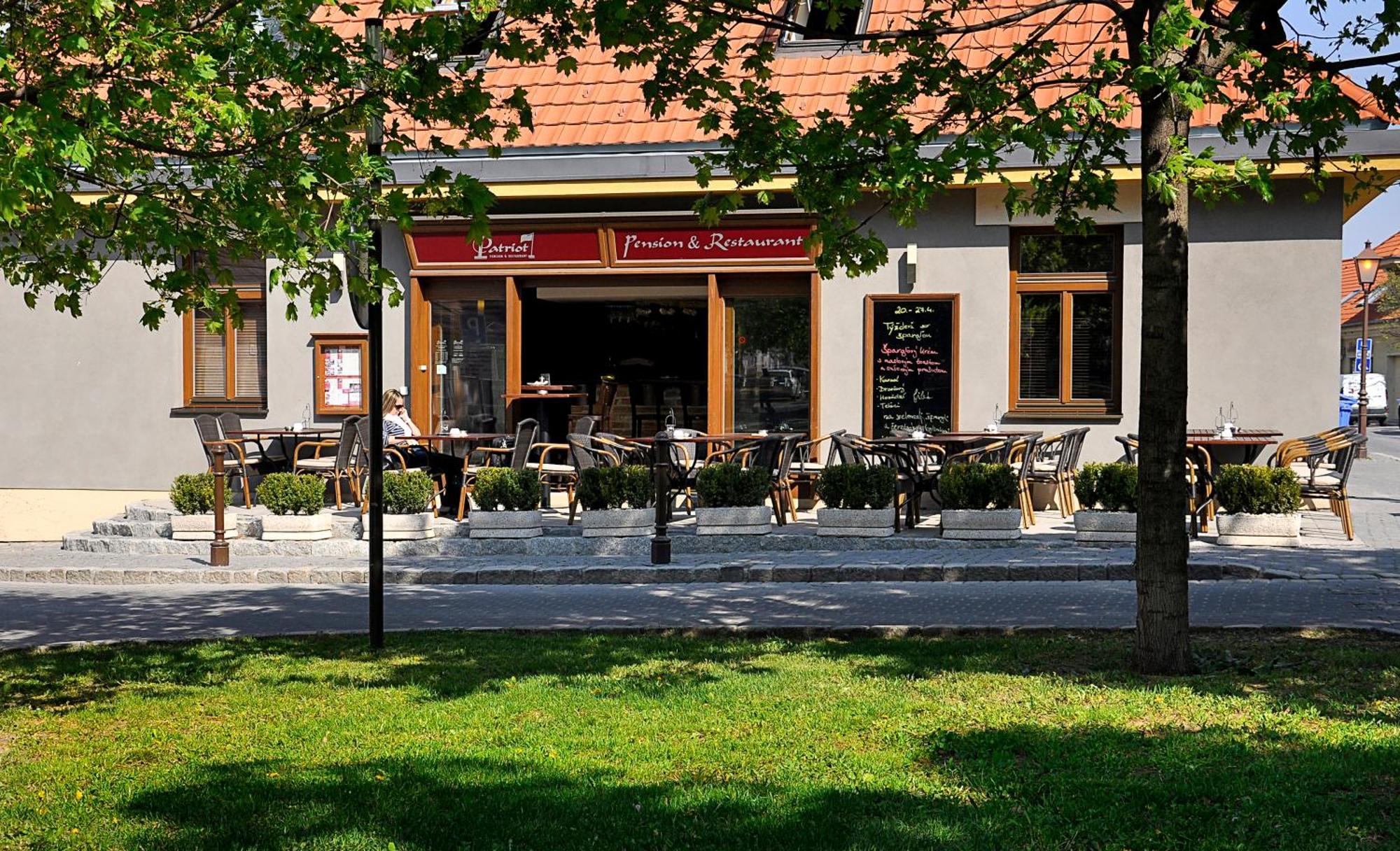 Bed and Breakfast Pension & Restaurant Patriot Trnava Exterior foto